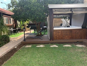 בקתות עין זהב