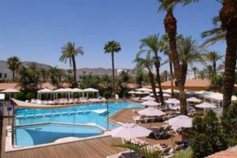 מלון אסטרל וילג