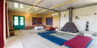 אצל שמשון בחצר