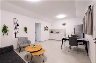 הבקתה במחסייה